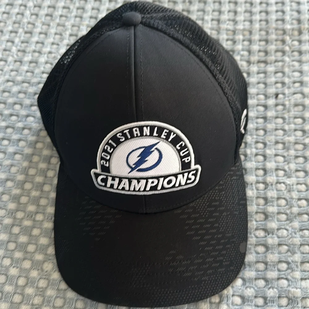 2021 Stanley Cup Champions Authentic Pro NHL Fanatics snap back hat